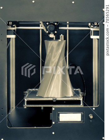 Automatic three dimensional 3d printer performs plastic. 78565291