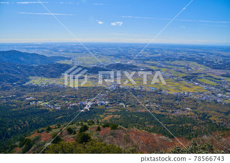 View of the southwest side (Kanto plain, etc.) from the standing stone observatory near Mt. Nantai in Ibaraki in autumn View of the southwest side (Kanto plain, etc.) from the standing stone observatory near Mt. Nantai in Ibaraki in autumn 78566743