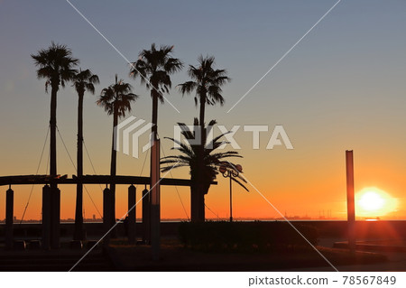 Sunrise seen from Urayasu 78567849