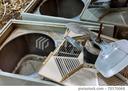 Air Conditioning system with technician cleaning air conditioner outdoors Air Conditioning system with technician cleaning air conditioner outdoors 78570068