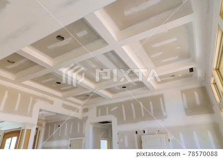Finishing putty in the room walls on apartment renovation house remodeling new house empty apartment room Finishing putty in the room walls on apartment renovation house remodeling new house empty apartment room 78570088