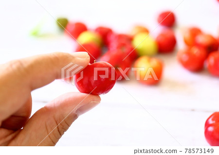 Acerola Acerola 78573149