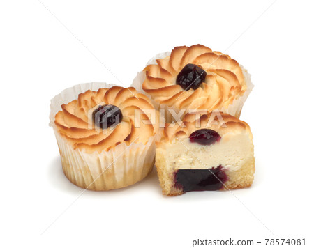 Black currant flled crd Cake on white background Black currant flled crd Cake on white background 78574081