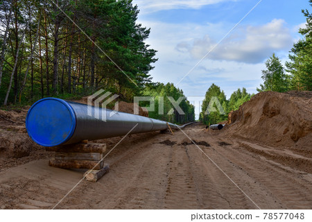 Construction Gas Pipeline Project. Natural Gas and Crude oil Transmission in pipe to LNG plant Construction Gas Pipeline Project. Natural Gas and Crude oil Transmission in pipe to LNG plant 78577048
