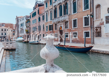 Beautiful venetian romantic canal, Venice, Italy Beautiful venetian romantic canal, Venice, Italy 78577600