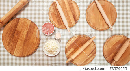 Preparation for a master class on cooking pizza. Cooking pizza in the pizzeria. Preparation for a master class on cooking pizza. Cooking pizza in the pizzeria. 78579955