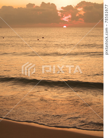 Sunrise from the beach (Nha Trang, Vietnam) 78581677