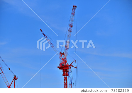 建築工地大型塔式起重機 78582329