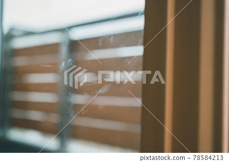 窗戶上的指紋 78584213