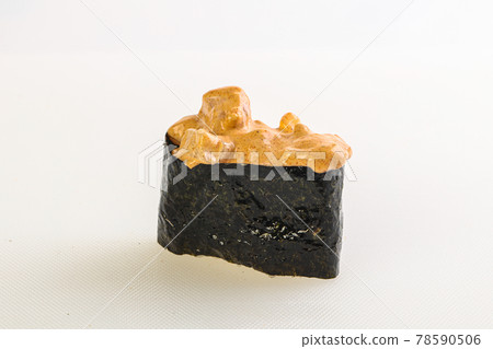 Japanese traditional sushi - spicy gunkan 78590506