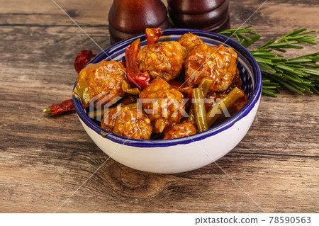 Meat ball in tomato sauce 78590563