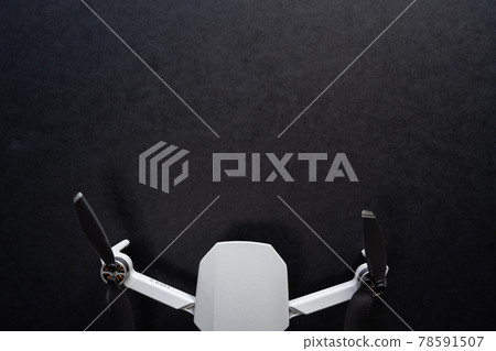 Drone_black 背景 78591507