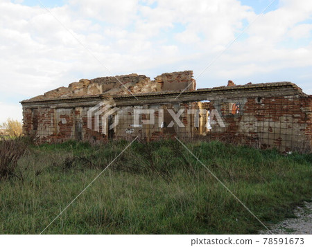 Abandoned ruin Abandoned ruin 78591673