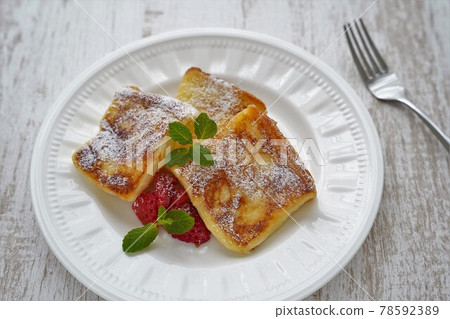 French toast	 78592389