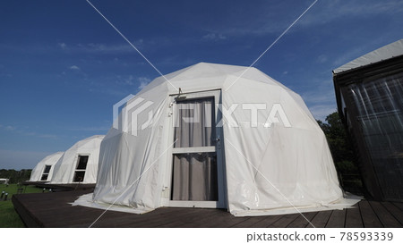 Glamping dome-shaped tent 78593339