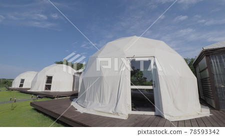 Glamping dome-shaped tent 78593342
