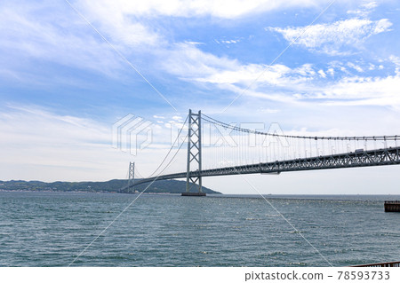 Akashi Kaikyo Bridge seen from Kobe Maiko Park in summer 78593733