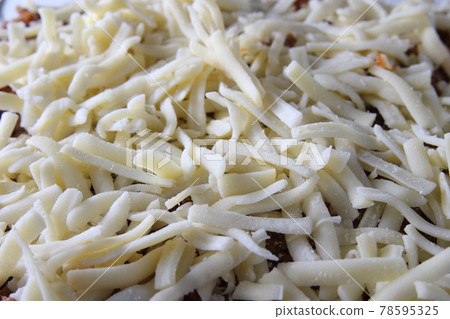 Meat gratin heat-resistant container cooking process with plenty of cheese 78595325