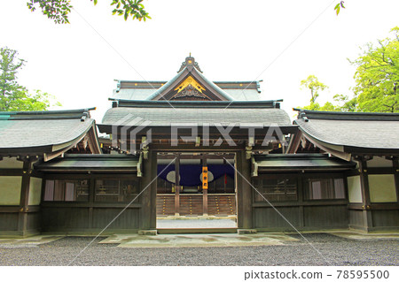 The front of the Kagura-den in the inner shrine of Ise Jingu The front of the Kagura-den in the inner shrine of Ise Jingu 78595500