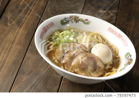 Hot pork bone soy sauce ramen with roasted char siu, taste balls, menma and all-purpose green onions Hot pork bone soy sauce ramen with roasted char siu, taste balls, menma and all-purpose green onions 78597473