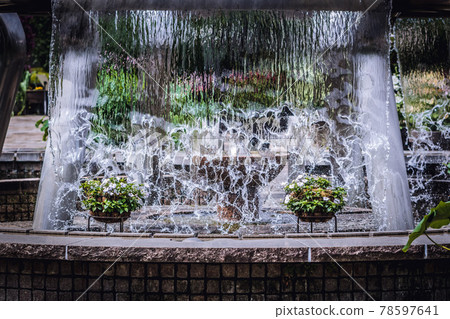 Fountain and flowers at Mizunomori Aquatic Plant Park in Kusatsu City, Shiga Prefecture 78597641