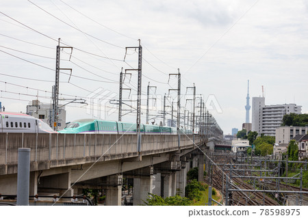 Hokkaido Shinkansen H5 and Akita Shinkansen E6 Hokkaido Shinkansen H5 and Akita Shinkansen E6 78598975