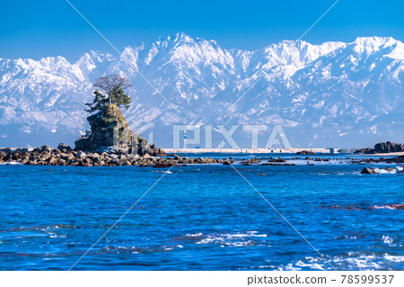 《富山縣》 冬季多雨的海岸,富山最美的地方 《富山縣》 冬季多雨的海岸,富山最美的地方 78599537