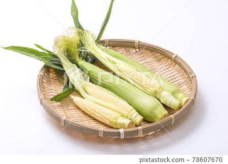 Young corn, sweet corn, corn, summer vegetables 78607670