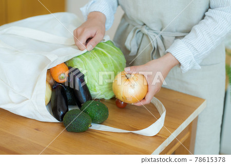 Eco bag shopping housewife 78615378