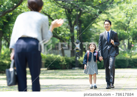 Parent-child entrance ceremony Family image Parent-child entrance ceremony Family image 78617884