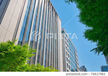 [兵庫縣]6月·神戶三宮站周圍的城市景觀 78617962