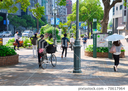 [兵庫縣]6月·神戶三宮站周圍的城市景觀 78617964