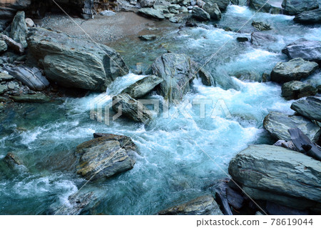 A pure mountain stream over which "Kazura Bridge" is built A pure mountain stream over which "Kazura Bridge" is built 78619044