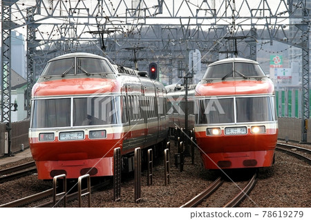 7000型浪漫車LSE的分離 7000型浪漫車LSE的分離 78619279