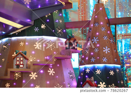 Christmas decoration at Tsim Sha Tsui mall 5 Dec 2020 Christmas decoration at Tsim Sha Tsui mall 5 Dec 2020 78620267