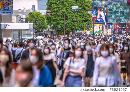 日本東京城市景觀 6 月 ・ 威脅人流。從澀谷中心街看澀谷爭奪十字路口 = 6 月 12 日 日本東京城市景觀 6 月 ・ 威脅人流。從澀谷中心街看澀谷爭奪十字路口 = 6 月 12 日 78621967