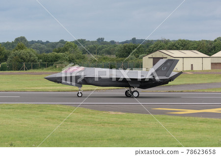 US Air Force F-35A Lightning II Landing 78623658