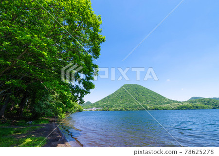 新鮮的綠色榛名山/榛名湖<群馬縣高崎市> 78625278