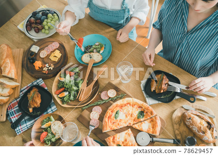 Home Party Home Party 78629457
