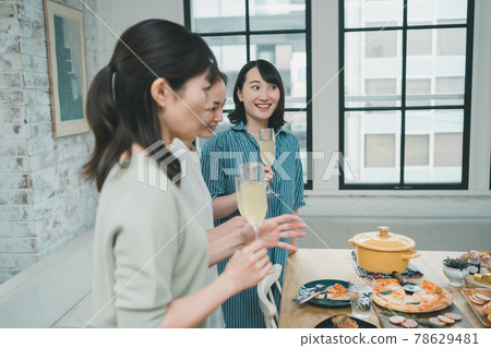 家庭聚會 78629481