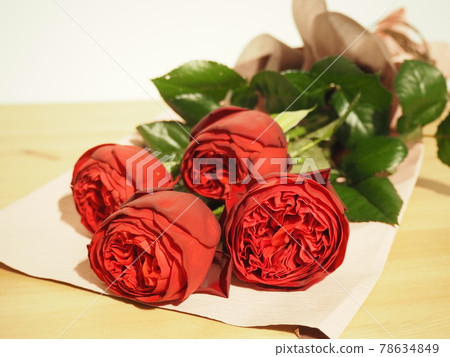 A bouquet of roses 78634849