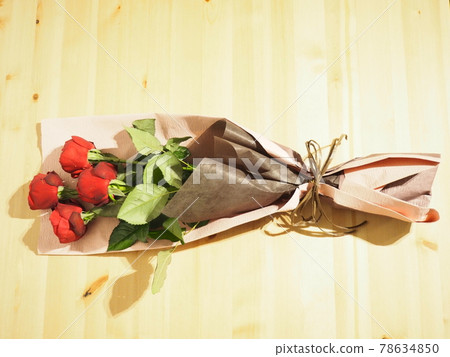 A bouquet of roses 78634850