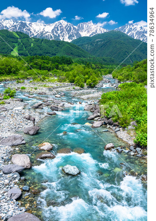 《Nagano Prefecture》 Hakuba Village/Clear stream in the Northern Alps 78634964