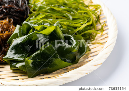 Raw seaweed 78635164