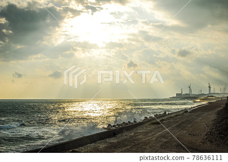Along the Enshu Nada from Omaezaki to the Hamaoka Sand Dunes, Omaezaki Wind Farm and Hamaoka Nuclear Power Station Along the Enshu Nada from Omaezaki to the Hamaoka Sand Dunes, Omaezaki Wind Farm and Hamaoka Nuclear Power Station 78636111
