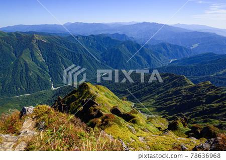 Autumn sky and mountains (top of Mt. Tanigawa) Autumn sky and mountains (top of Mt. Tanigawa) 78636968