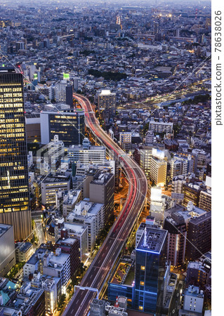 A view of Tokyo at dusk when the lights began to light up A view of Tokyo at dusk when the lights began to light up 78638026