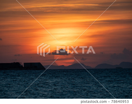 Sunset material 78640953