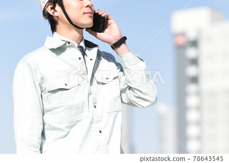 Men in skyscrapers and work clothes Men in skyscrapers and work clothes 78643545