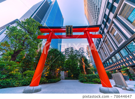 Tokyo cityscape of Japan, overlooking Nihonbashi Muromachi, the torii gate in the valley of the building, etc. Tokyo cityscape of Japan, overlooking Nihonbashi Muromachi, the torii gate in the valley of the building, etc. 78644647